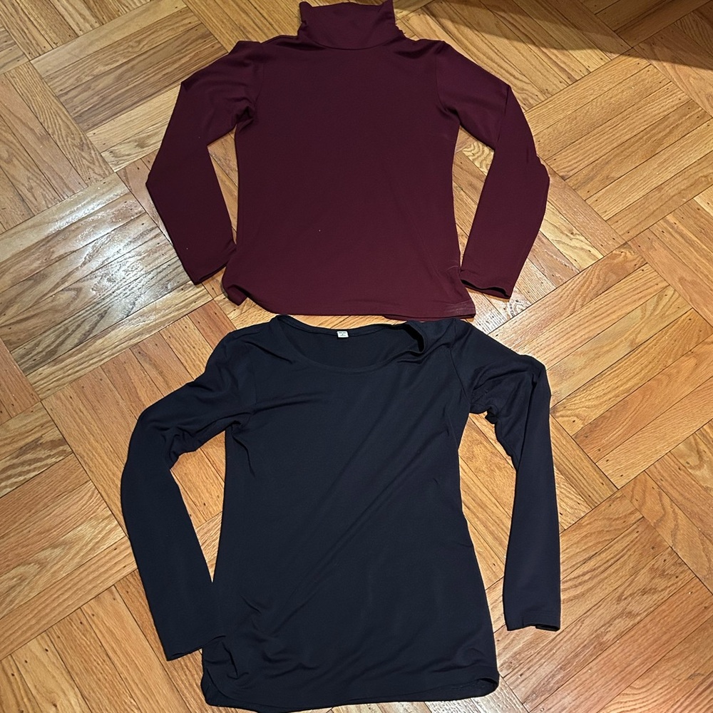 2 Uniqlo shirts size M